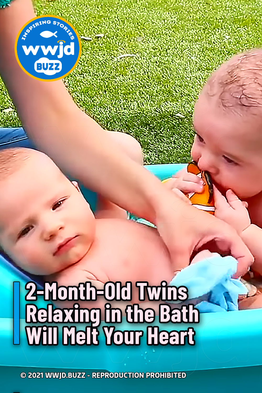 2-Month-Old Twins Relaxing in the Bath Will Melt Your Heart