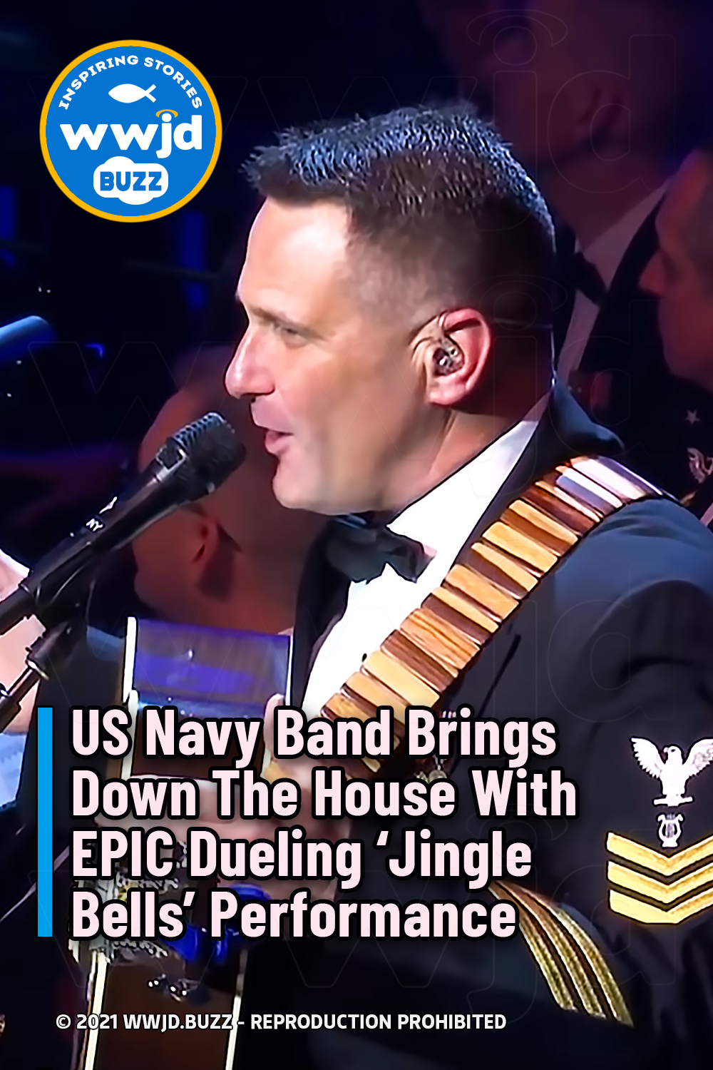 US Navy Band Brings Down The House With EPIC Dueling \'Jingle Bells\' Performance
