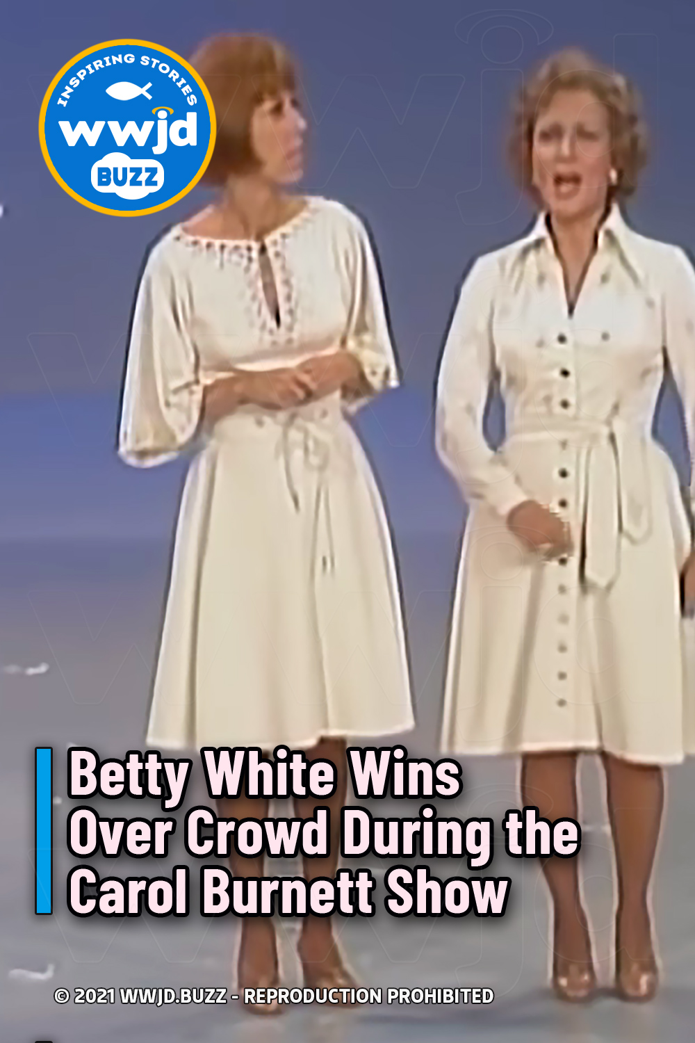 Betty White Wins Over Crowd During the Carol Burnett Show