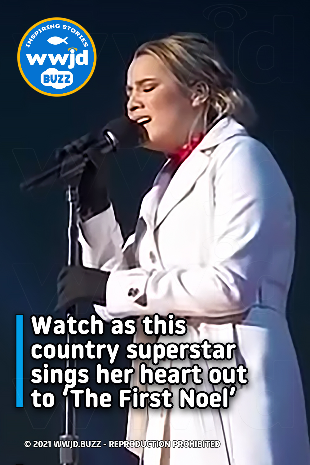 Watch as this country superstar sings her heart out to ‘The First Noel’