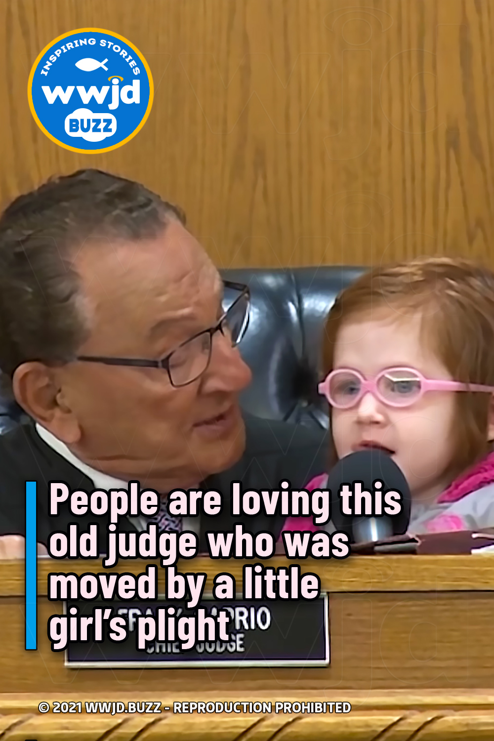 People are loving this old judge who was moved by a little girl\'s plight