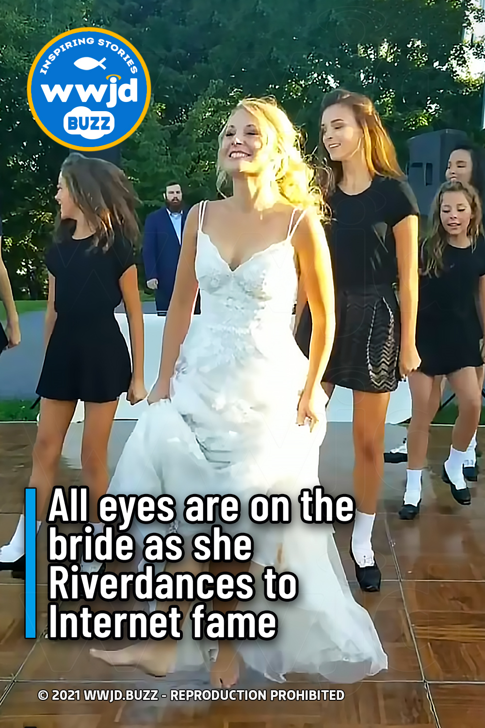 All eyes are on the bride as she Riverdances to Internet fame