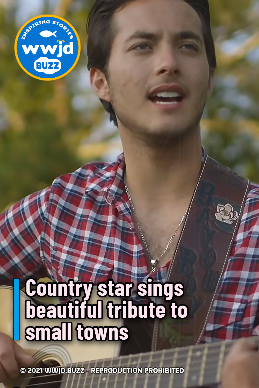 Country star sings beautiful tribute to small towns