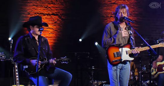 Brooks & Dunn's uplifting version of ‘Proud of the House We Built’ | WWJD