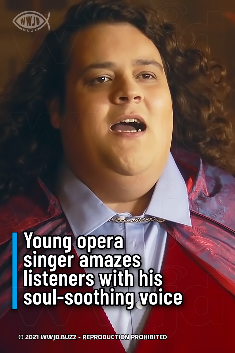 Young opera singer amazes listeners with his soul-soothing voice