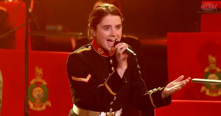 Marine band performs 'Sweet Caroline'