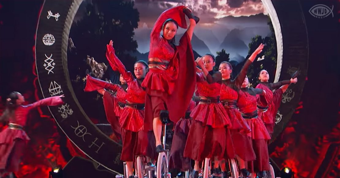 Japanese unicycle act gets standing ovation on AGT after mindboggling