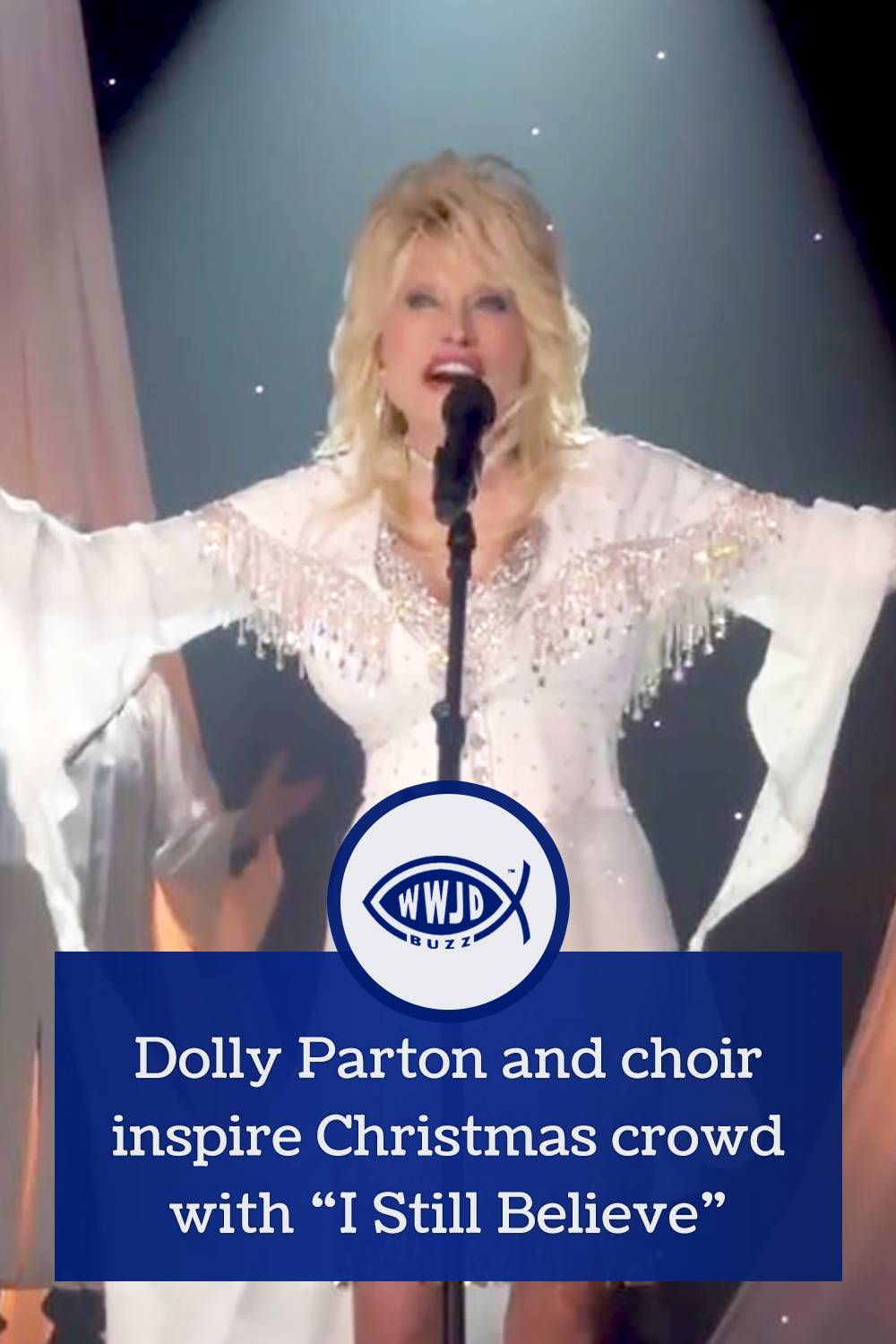 Dolly Parton and choir inspire Christmas crowd with “I Still Believe”