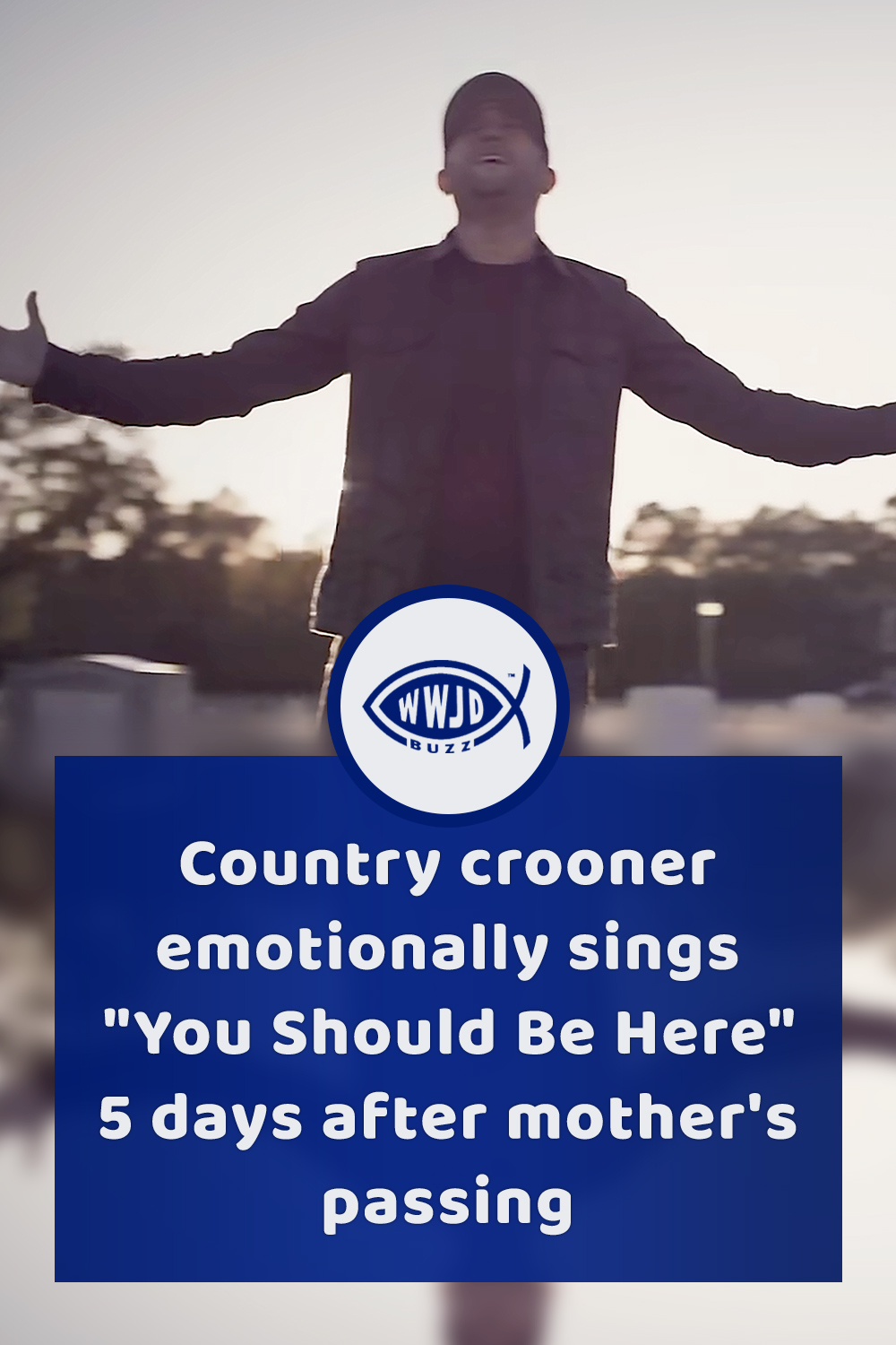 Country crooner emotionally sings \