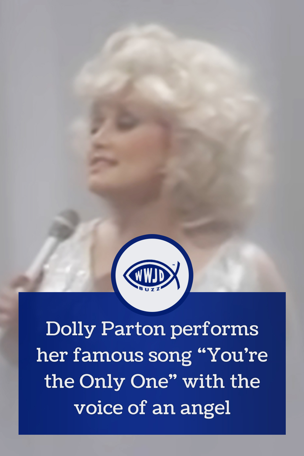 Dolly Parton performs her famous song \