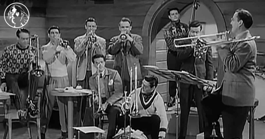 Glenn Miller’s big band performs ‘Chattanooga Choo Choo’ WWJD