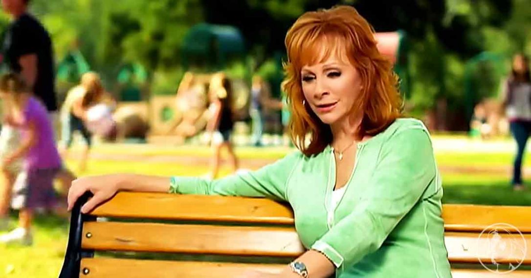 Reba McEntire and Kenny Chesney’s heartfelt “Every Other Weekend” WWJD
